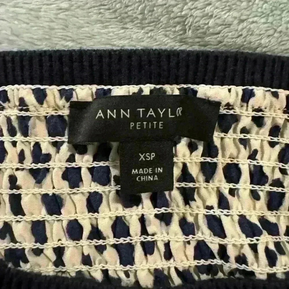 Women’s Navy Blue Ann Taylor Top - Picture 3 of 6